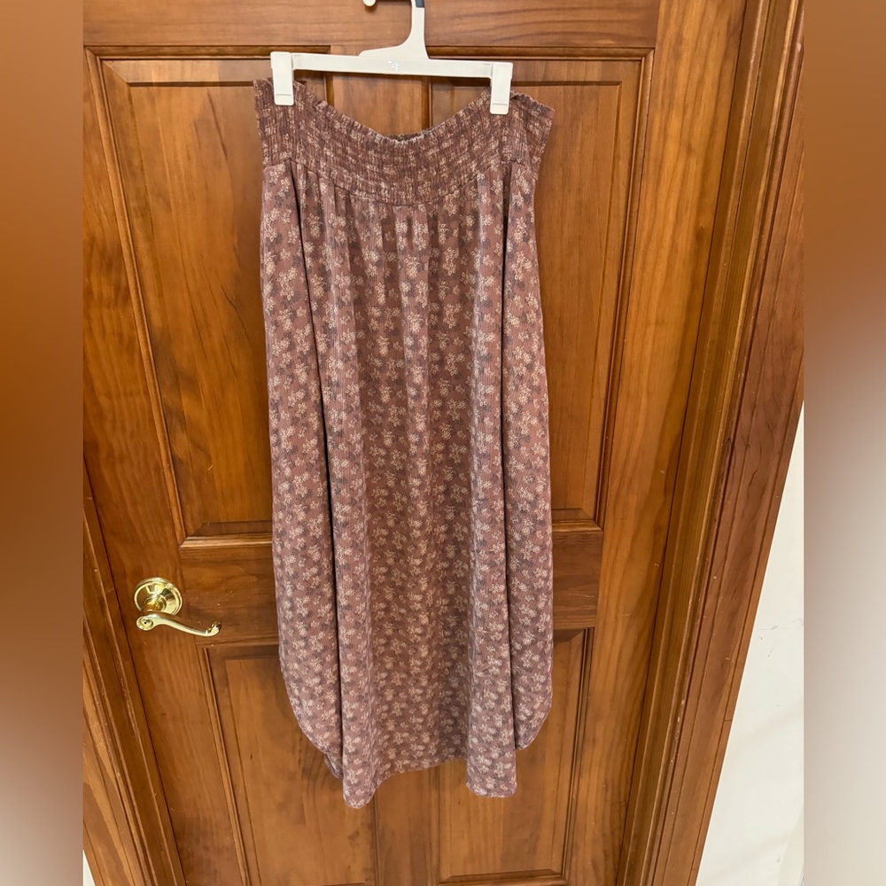 Never worn maternity skirt